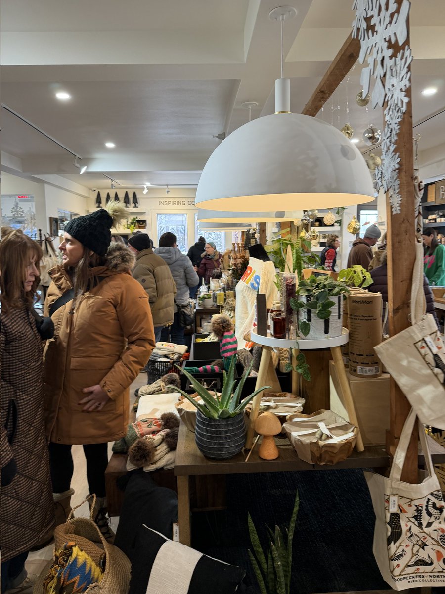 RogerForDuluth's tweet image. Out and about for Small Business Saturday in Duluth!
- Amity Coffee
- Austin Jarrow
- Bailey Builds
- Team Nutrition
- Warrior Brewing
- Fitgers
- Genereau &amp;amp; Co.
Saw SO many out shopping local! Way to go Duluth!