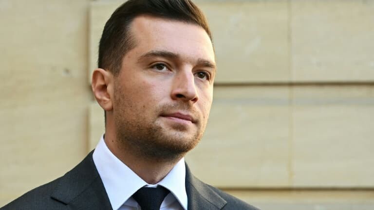 BFMTV's tweet image. &quot;Je vais bien&quot;: Jordan Bardella s&apos;exprime après qu&apos;un homme lui a écrasé un oeuf sur la tête dans le Tarn-et-Garonne
l.bfmtv.com/Pxq7