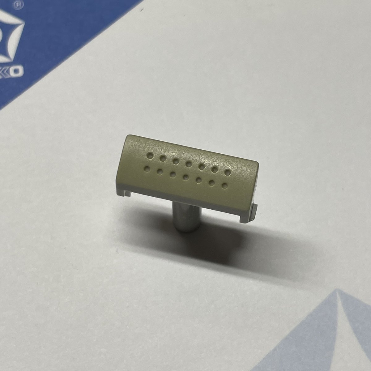 RetroJeff83's tweet image. Even the tiniest parts deserve better than looking aged 

Quick retrobright on this Sega Genesis reset button since it was apart for cleaning anyways