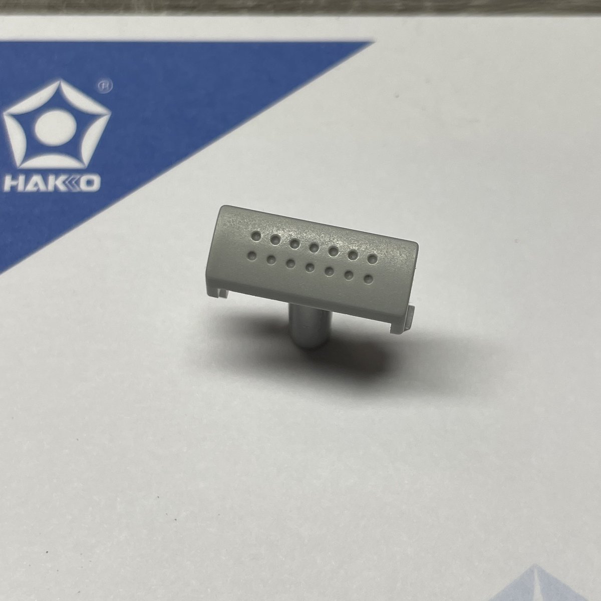 RetroJeff83's tweet image. Even the tiniest parts deserve better than looking aged 

Quick retrobright on this Sega Genesis reset button since it was apart for cleaning anyways