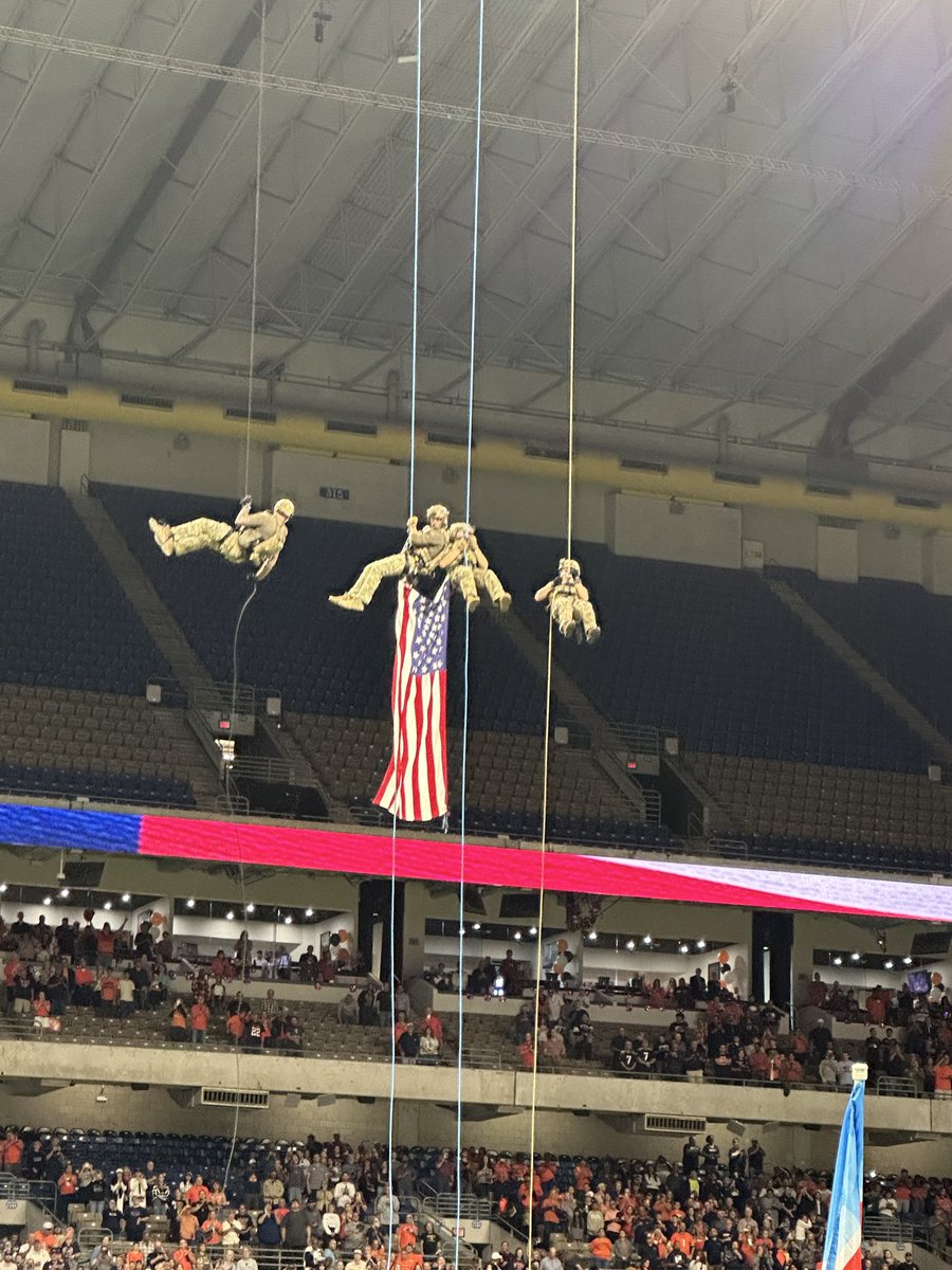 tmorino's tweet image. Ready to #GoArmy #beatutsa