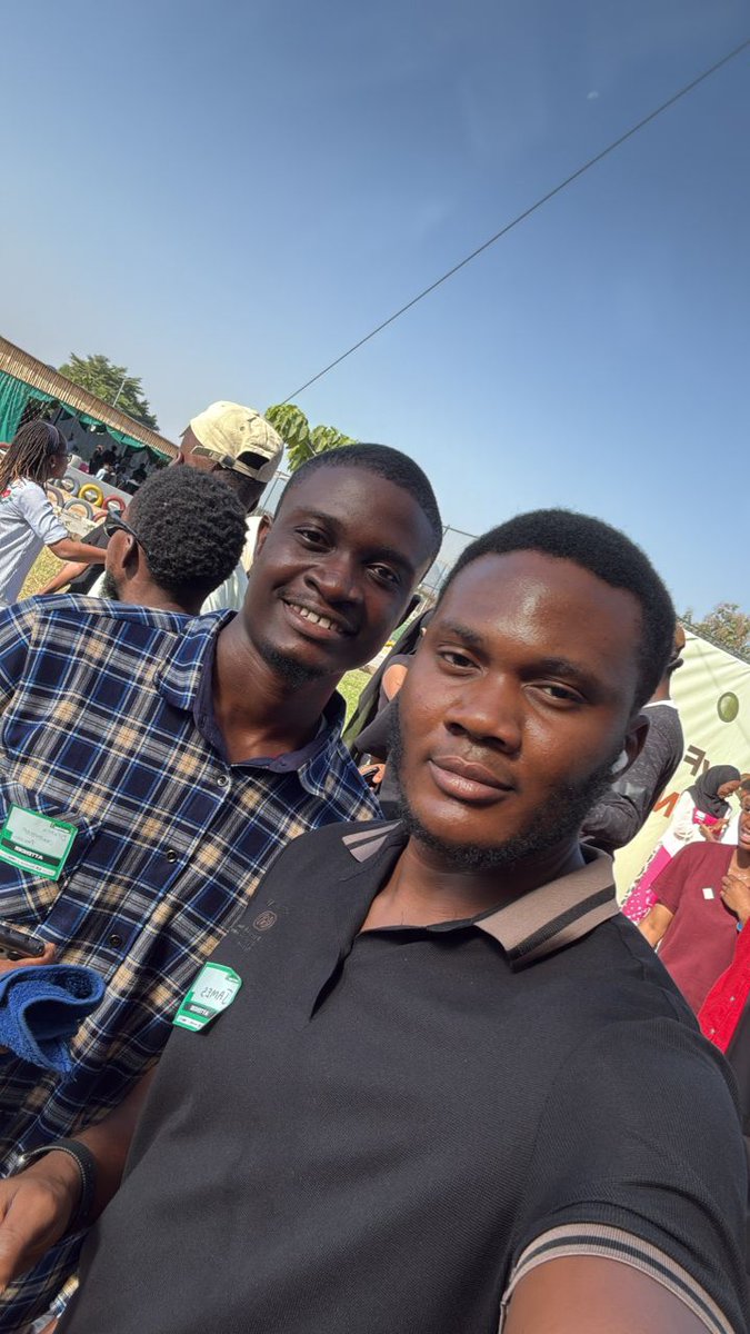CodeWithEzeh's tweet image. DevFest Abuja 2025 was a whole vibe today! 🤝🔥

Learned plenty, met amazing people, and even linked up with @ayisaiah the tech content king himself.🙌
Brain full. Network upgraded. Vibes top-tier. 🚀

#DevFestAbuja2025 #TechTwitter