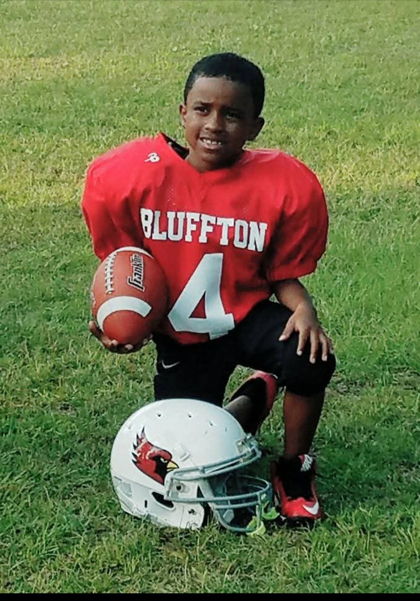 TonyCooper09's tweet image. I've been playing football since I was 5 yrs old! Can't believe that I will be going into my senior year next year and then off to college! time flies man!