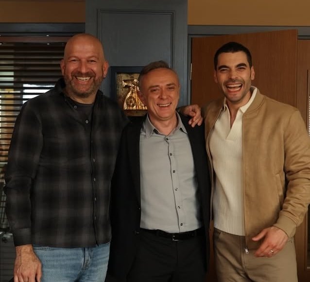 Opheliyya's tweet image. The way Akin is so loved and how he has such warm, respectful relationships with everyone on the cast and crew, especially the veterans, is honestly so admirable
#AkınAkınözü #Veliaht
