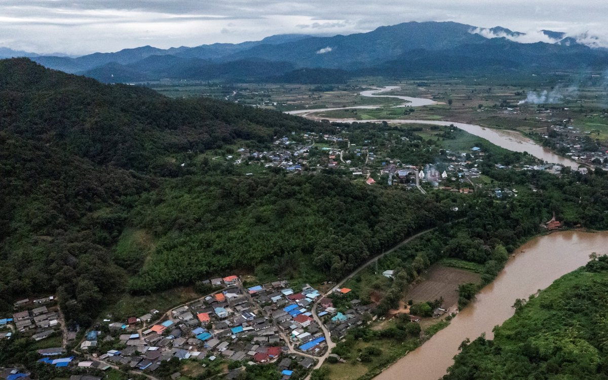 Reuters's tweet image. 🔊 'The technique they use in some of the mines tends to release daily chemicals directly into the water, including cyanide and mercury.' - Napat Wesshasartar reports on Southeast Asia's river contamination crisis. Listen now on Reuters World News reut.rs/3XrbC2h