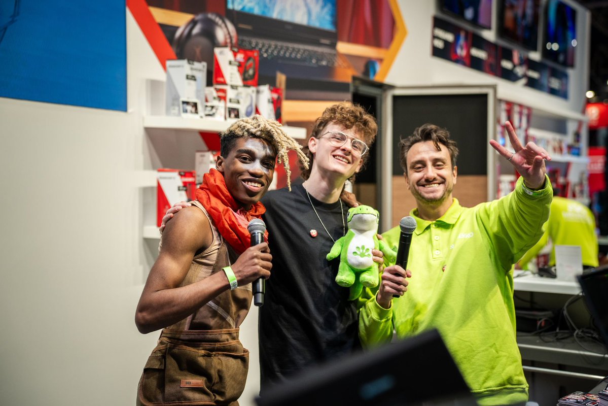 had such a good time hosting at dutch comic con 🙇🏼‍♂️ thank you omen &amp; hyperx &lt;3