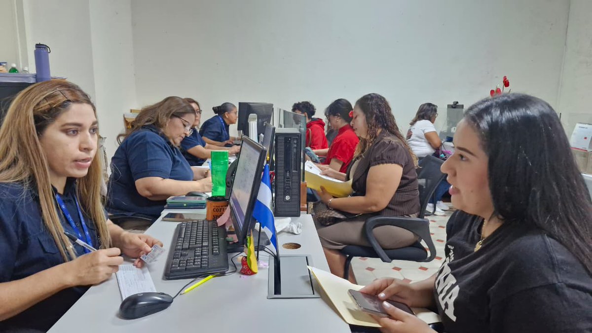 ASTRAM_general's tweet image. El Ministro de Trabajo @RolandoCastroSv recuerda que este próximo lunes se realizará una nueva jornada de Lunes de Empleo en las 14 sedes departamentales del Ministerio de Trabajo, donde se brindará acompañamiento a quienes buscan integrarse al mercado laboral.

Gracias a la…