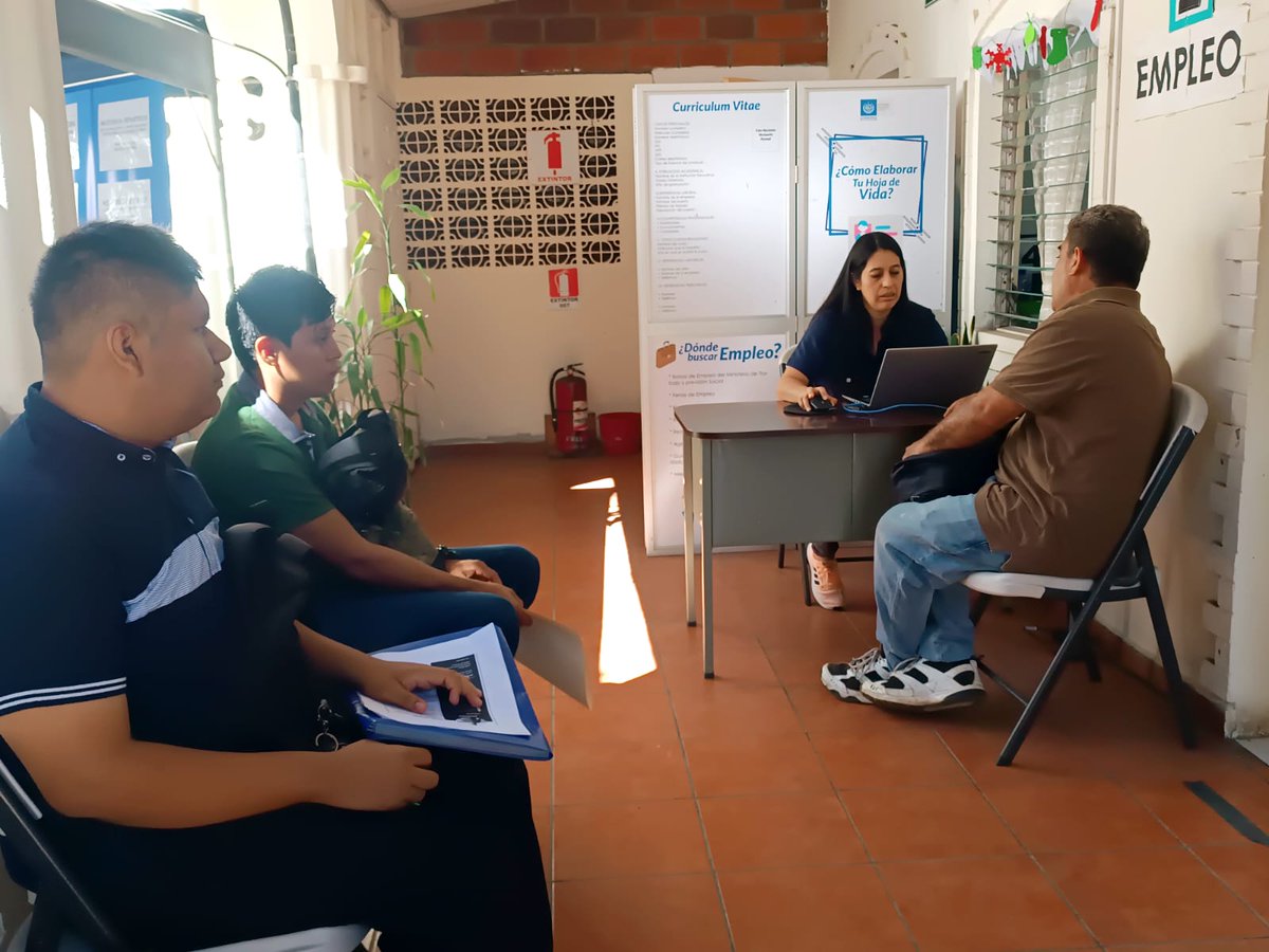 ASTRAM_general's tweet image. El Ministro de Trabajo @RolandoCastroSv recuerda que este próximo lunes se realizará una nueva jornada de Lunes de Empleo en las 14 sedes departamentales del Ministerio de Trabajo, donde se brindará acompañamiento a quienes buscan integrarse al mercado laboral.

Gracias a la…