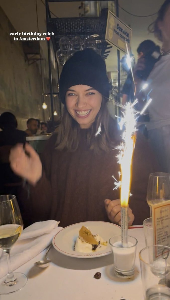 #AfraSaraçoğlu'na erken doğum günü kutlaması. ❤️