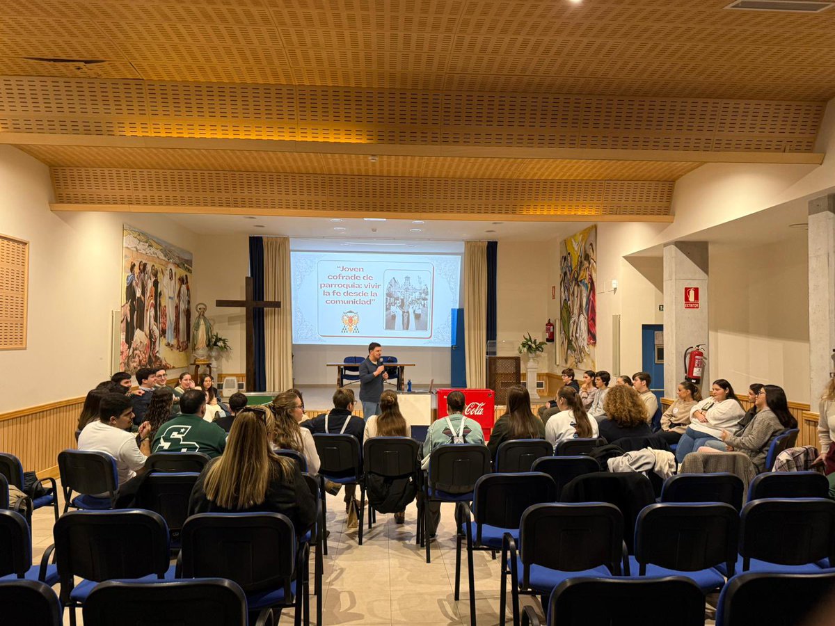❤️‍🔥 Esta mañana nuestro vocal de evangelización ha impartido el taller “Joven Cofrade de Parroquia: vivir la fe desde la comunidad” en el Encuentro de Jóvenes Cofrades en Fuengirola <a href="/HermandadesFGL/">Hermandades Fuengirola</a> 

Un encuentro en el que compartir la fe entre los cofrades lleno de oración,
