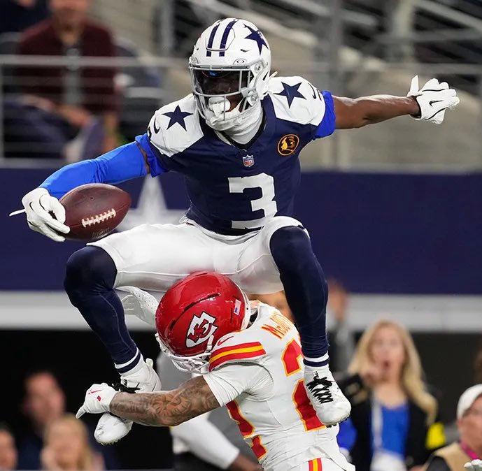 DAK_4_MVP's tweet photo. The league let this happened https://t.co/FXPFtYdRYb