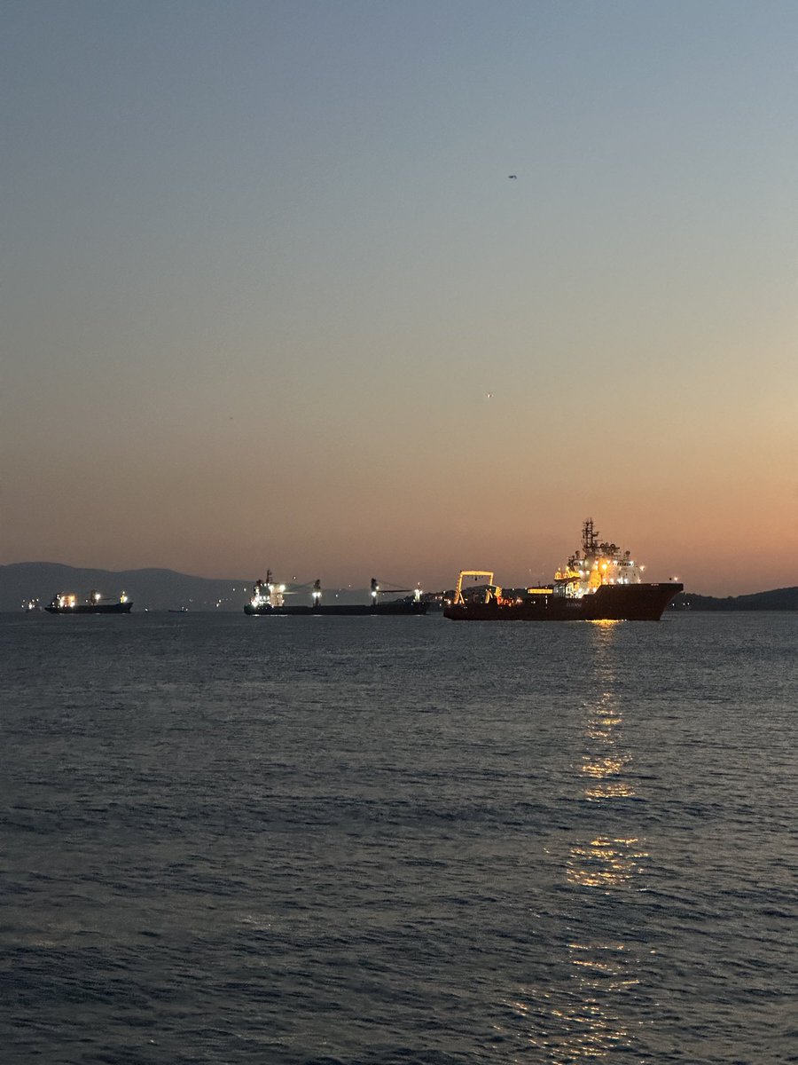 İnsanın kendini bilmesi güzel meziyet

#GeceyeBirNot #iyigeceler