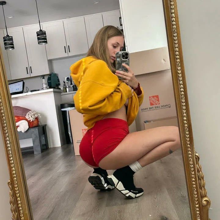danielle denaulay tweet media