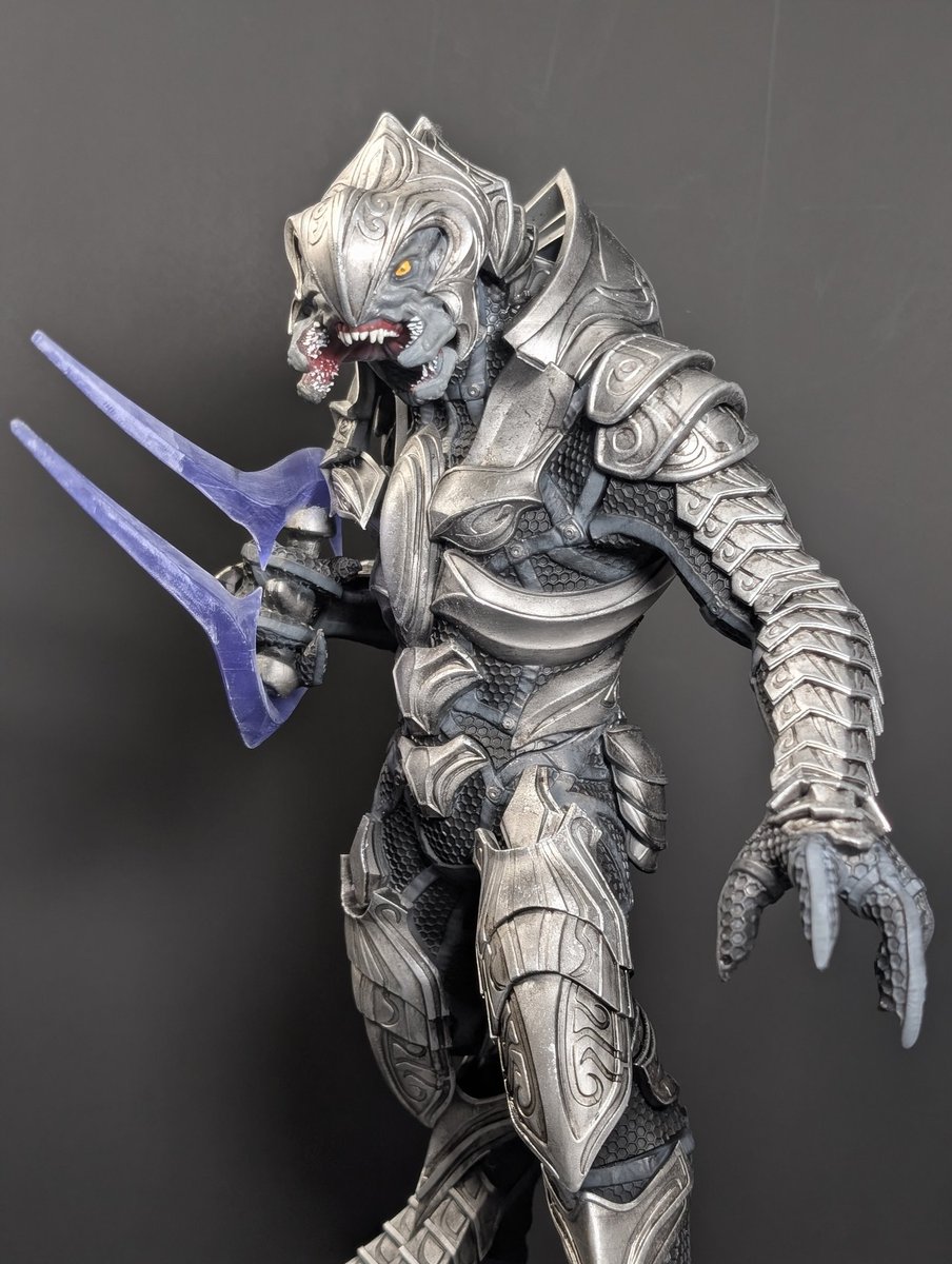 HOIDA247's tweet image. Finished another 14 inch Arbiter Statue for someone on IG.

Files from Galactic Armory.

Printed and painted by me.

#Halo #HaloSpotlight #Halo2