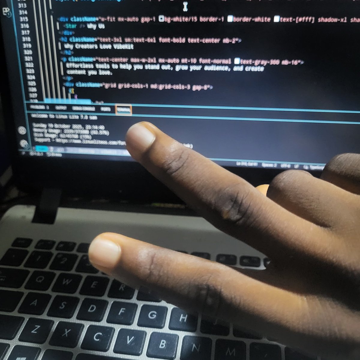 Darasimi120946's tweet image. I took a break, but I’m back building websites now. I&apos;ll be building a Christmas website in public to celebrate the season before the main celebration takes place. So stay tuned and lets cook together ❤️ #webdev #FrontendDev #buildinpublic