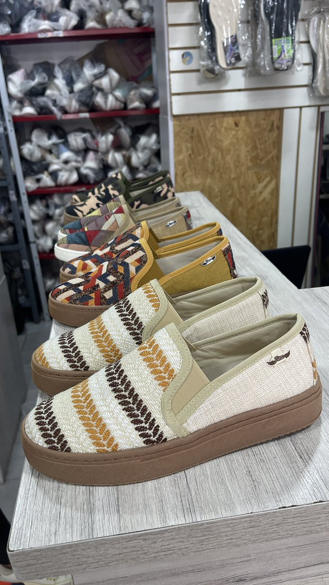 ShoesXian's tweet photo. Buscamos clientes #Colombia #Colombianos WhatsApp 3186007988 https://t.co/einCy2doUQ