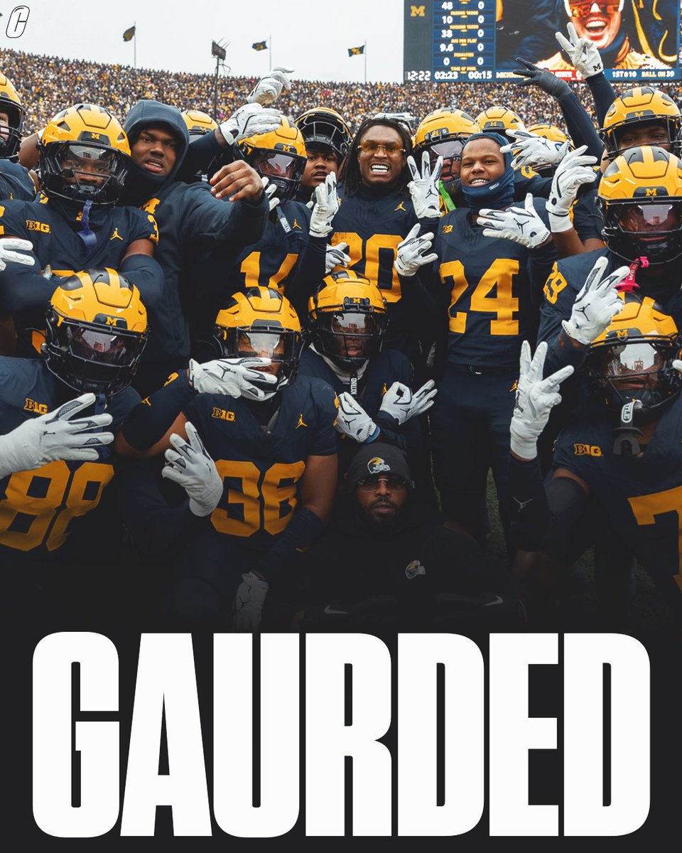 CFBAlerts_'s tweet image. Michigan was NOT going to let Ohio State do the flag plant.