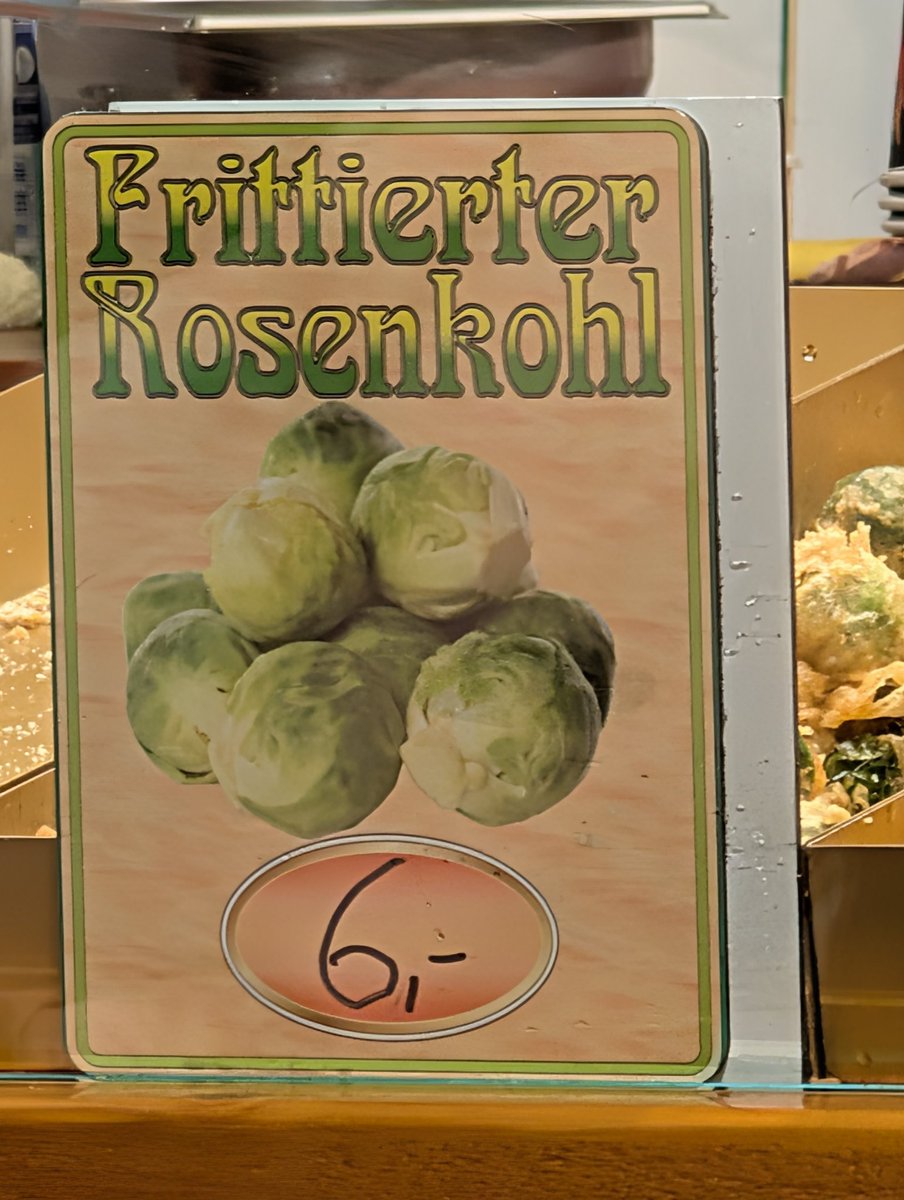 Die Menschen waren heute auf dem Weihnachtsmarkt. Da gibt es ja Sachen zu essen....da will Hund gar nicht genauer hinschauen <a href="/Flori_penguin/">Flori & Konrad</a>