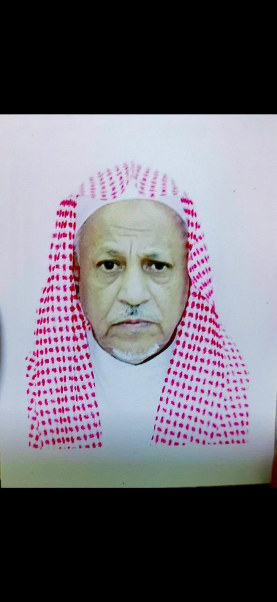 مَنْ لا تصفوا الحياةُ بدونهم..

       فارقني صفو الحياة مُذْ انقطعتُ عنه؛ لا عن قِلَىً مني، ولكن إشفاقًا عليه مِنْ تفجِّر مشاعري التي لا أتمالكها حتى عند الاقتراب من (داره) لألـمي الـمُمِضّ منذُ أصابه المرض. 
رحل فصار المكان -للحظة- واسعًا بلا صوت، والوقت ثقيلاً بلا طعم، وحينَ