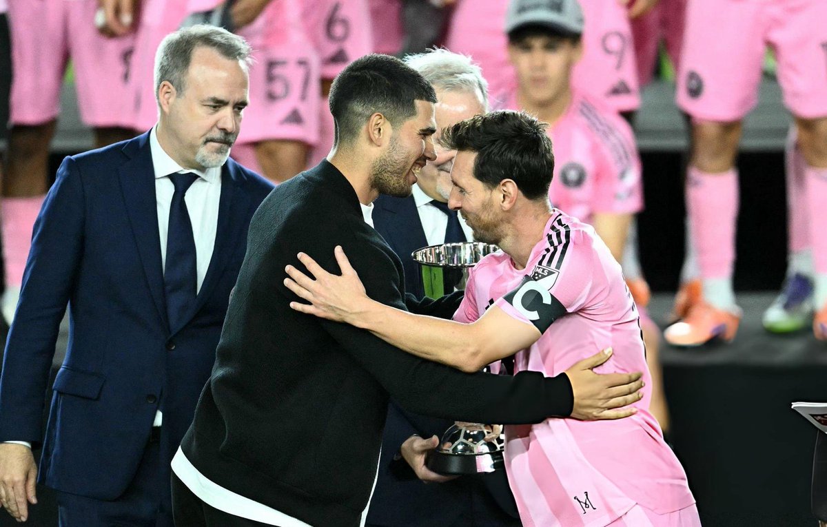 josemorgado's tweet image. Carlos Alcaraz and Lionel Messi tonight.