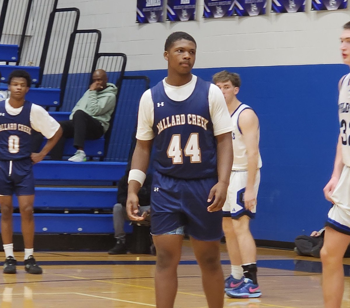 POBScout's tweet photo. 2028 Geremiah Mobley (Mallard Creek) will be a bel to provide a needed assistant down in the paint with his strength and size. Looks to be a big time football prospect already with multiple D1 offers. #PhenomLakesgiving https://t.co/KvmihwC5kw