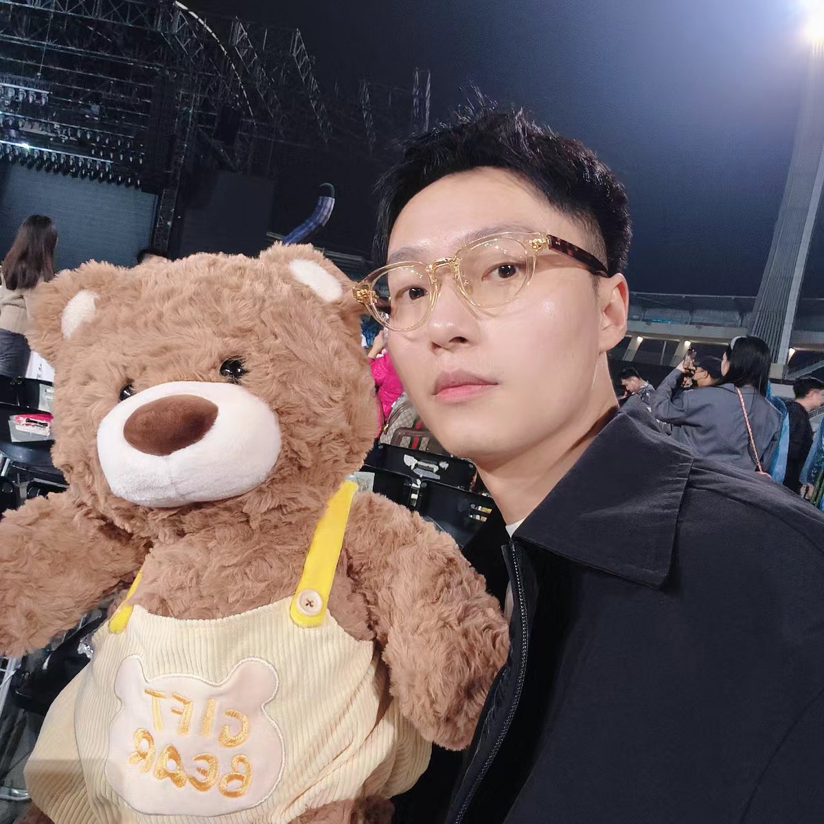 西安在逃肉夹馍 tweet media