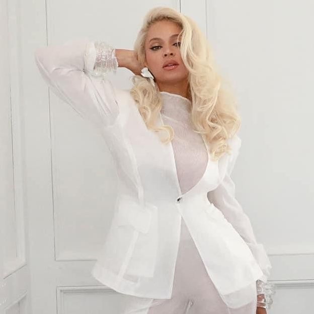 AccessAddison's tweet image. Addison Rae listened to ‘Freedom’ by Beyoncé and Kendrick Lamar during her W Magazine photoshoot🤍