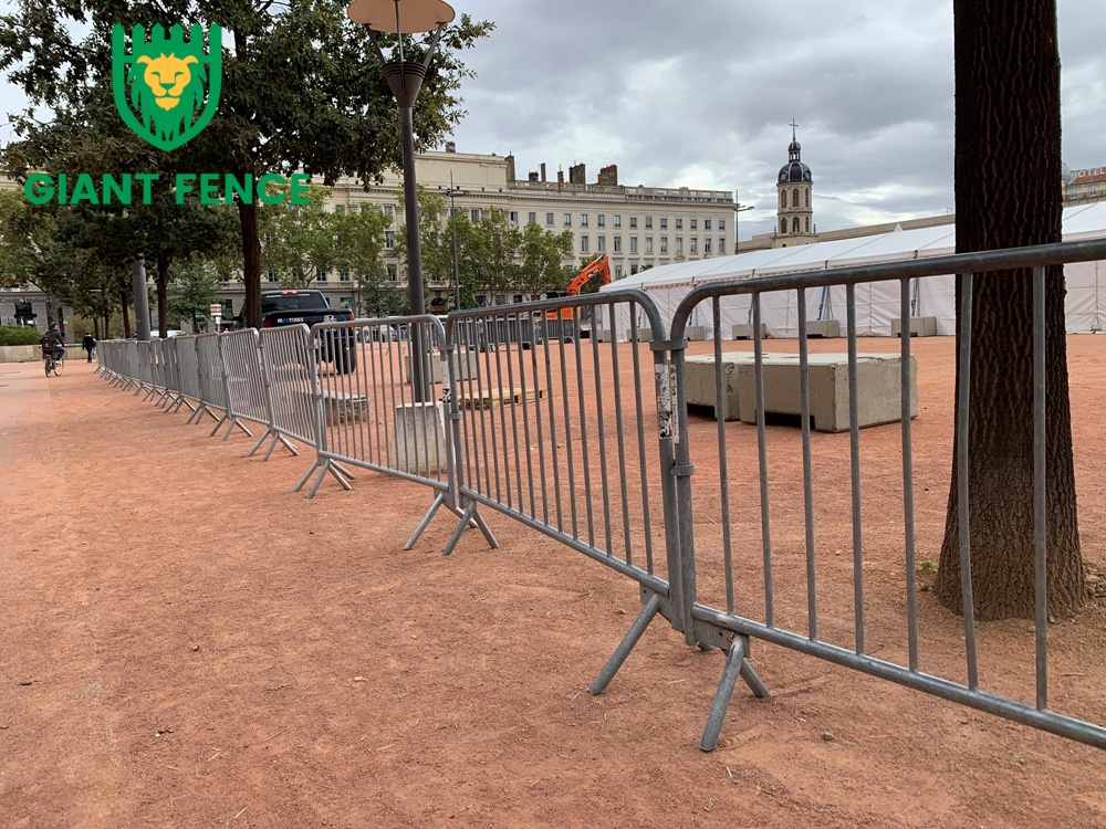 LisaWan02534890's tweet image. Reliable crowd control barriers from GIANT FENCE — keeping events organized, safe, and efficient. #metal #mesh #manufacturing #giantfence #manufacture #safety #giantfence #chinafence #fence #crowdcontrolbarrier