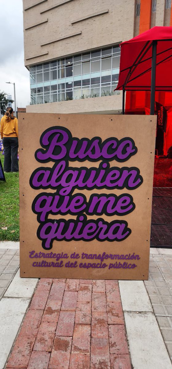 JD_Quinteror's tweet image. En Los Mártires logramos lo esencial: que instituciones como @CulturaenBta y vecinos se sentaran a construir soluciones reales. Inicia una estrategia que recupera el espacio público para la gente. Cuando la comunidad se reconoce dueña de su calle, la ciudad empieza a ser feliz.