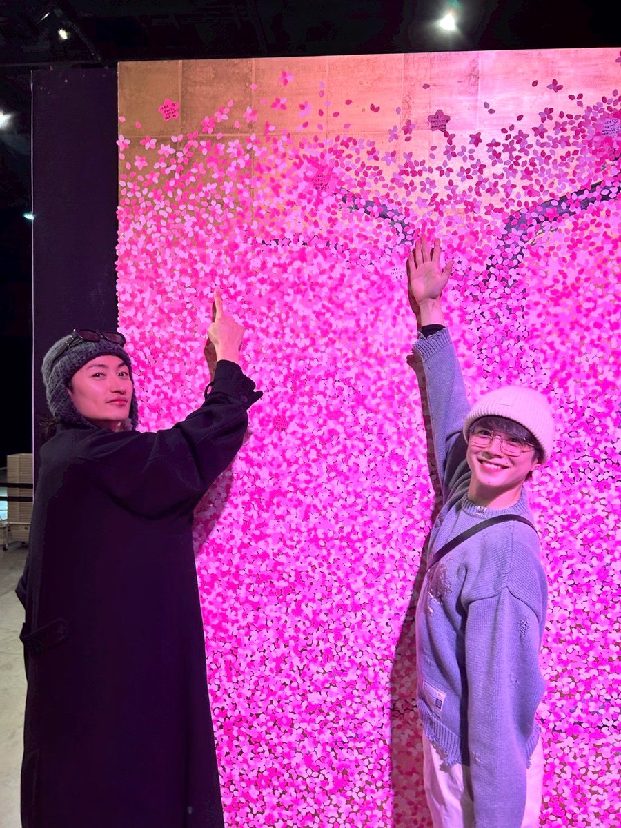 🌸十周年記念 乱舞博覧会🌸

長曽祢虎徹役　伊万里 有さん
源清麿役　佐藤信長さん　が観覧されました✨

会場内にサインと桜のメッセージがありますので、ご来場の際には是非ご覧ください！

#刀ミュ  #刀ミュ十周年