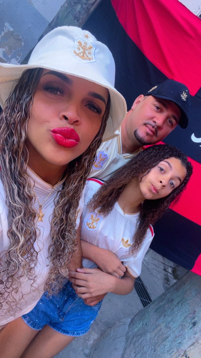 daianaclara25's tweet photo. ❤️🖤 https://t.co/2h0BsZQvXN