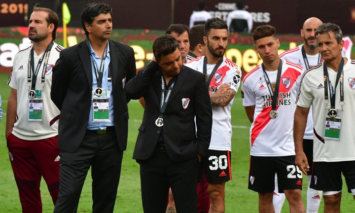 Ramonista_'s tweet image. Hasta el minuto 88 de la final en Lima, River tenía 5 Libertadores y Flamengo solo 1. Hoy, seis años después, ambos tienen 4. Para mi, fue una derrota más dura que el descenso para la historia del club. Estoy seguro de que si River la ganaba hoy tendría mas de 6 o 7 Libertadores.