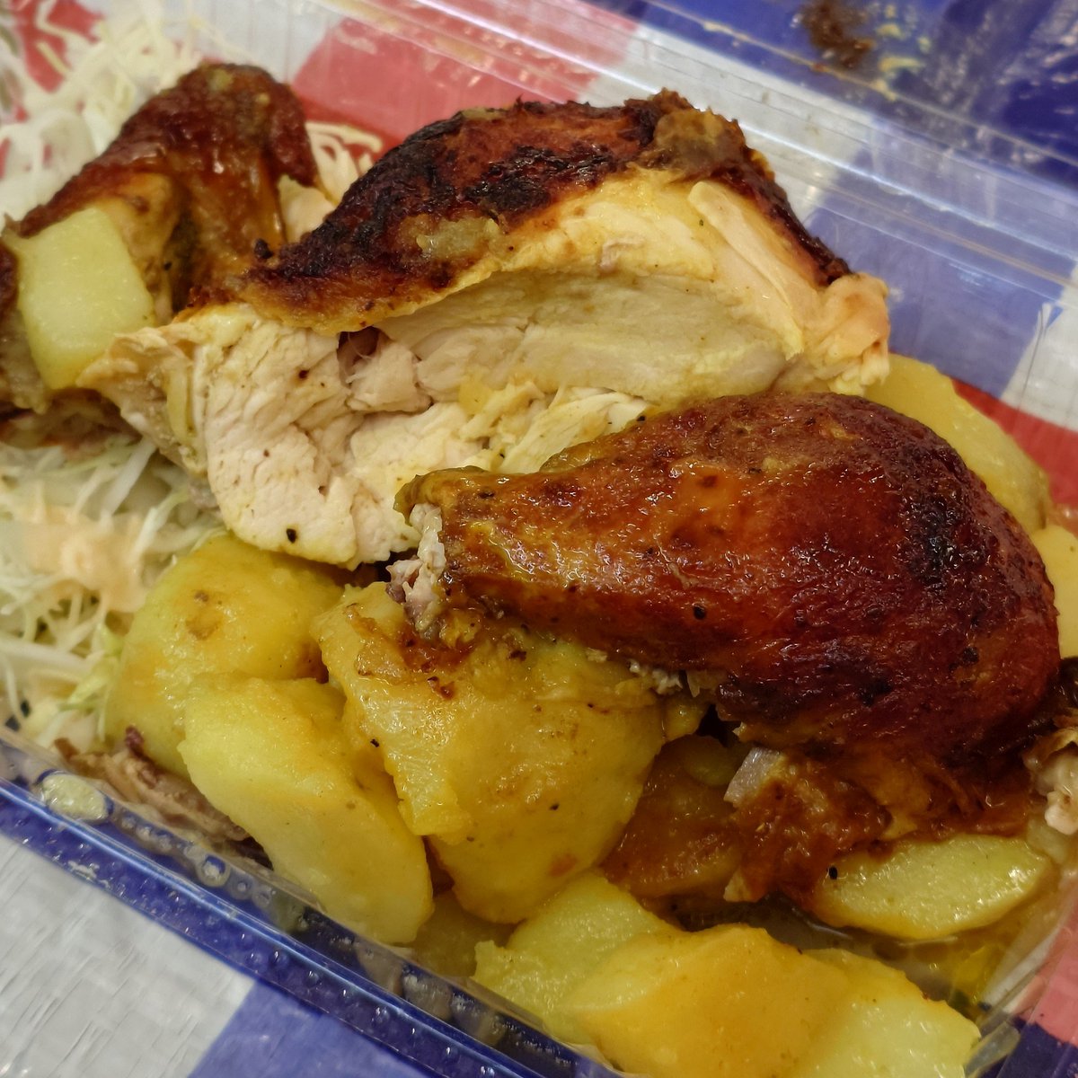 846hashimu's tweet photo. 今年もお世話になりました🍗🇫🇷
#マリノススタグル
#SICIL https://t.co/kMNq59w2KR