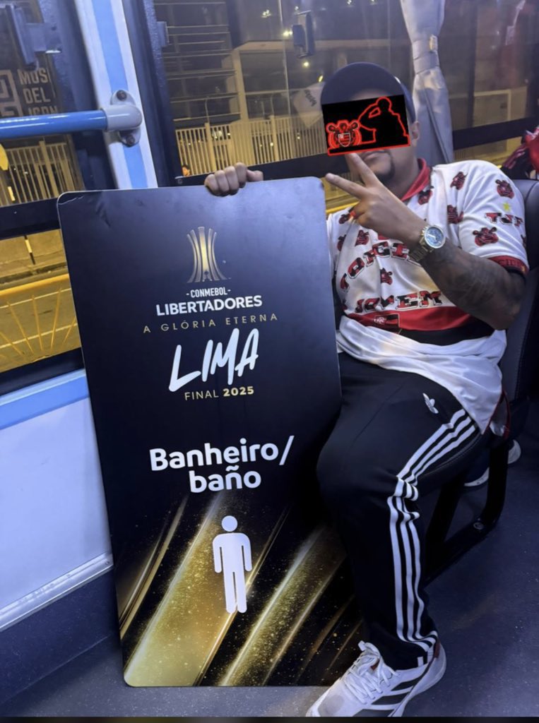 adm_orgcrf's tweet photo. PARTIU RJ 🤣🤣🤣🔴🌟⚫️
Levar uma lembrancinha da libertadores! https://t.co/F34hny0TbY