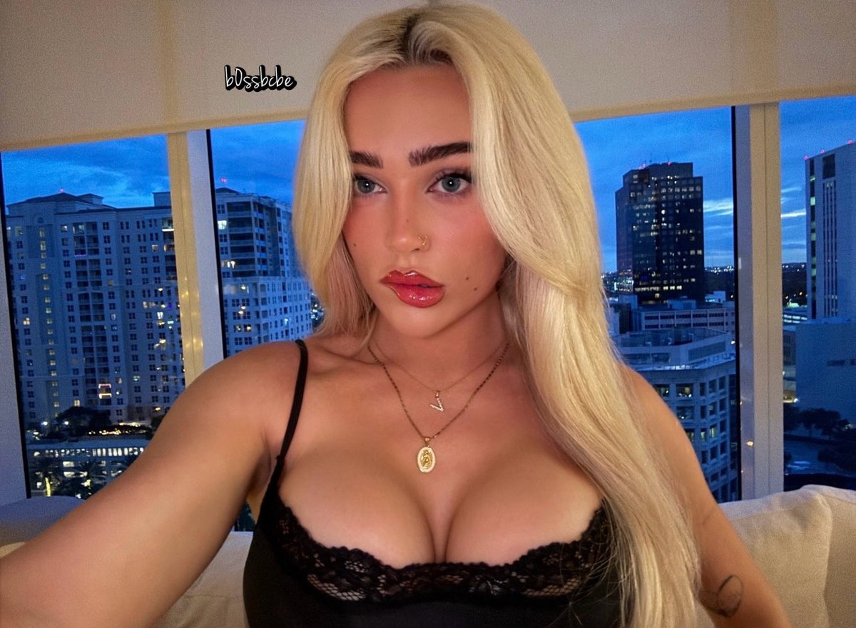 b0ssbcbe's tweet image. Soul food and eye candy