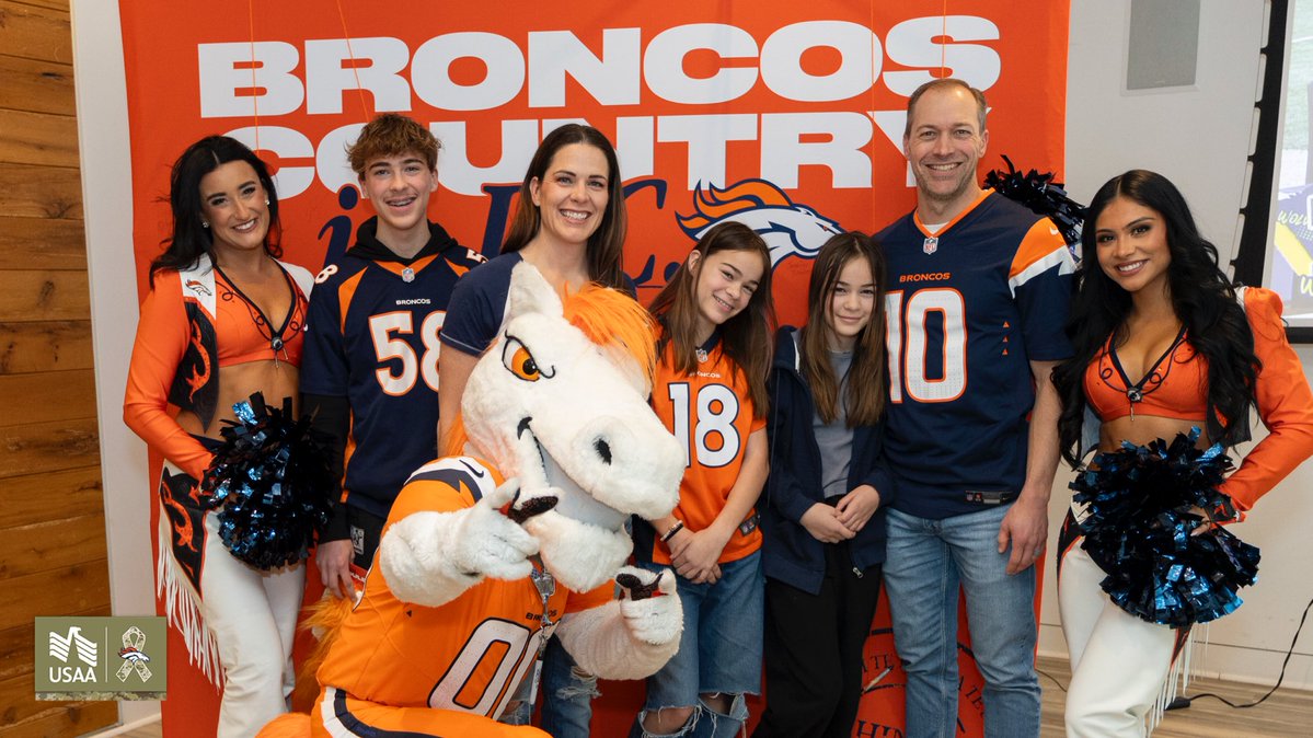 BroncosCheer's tweet image. Honored to spend time at Fort Belvoir today with @5280Miles 🫡🇺🇸

#SaluteToService | #DENvsWAS