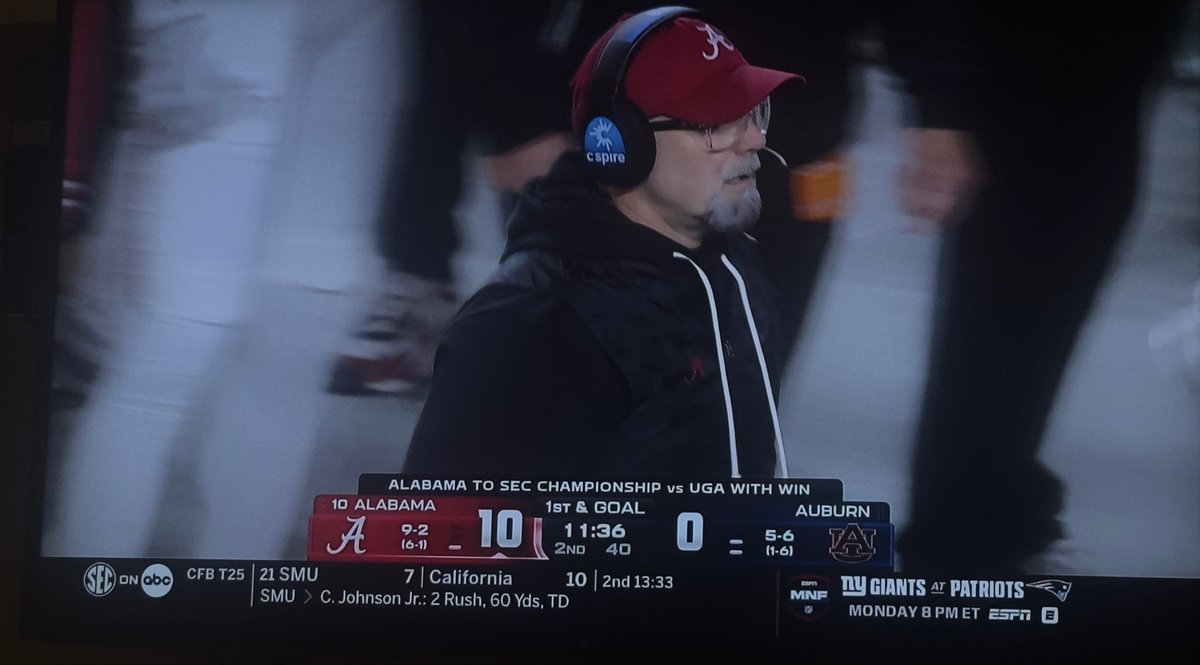 Do we really need this Alabama SEC title game scenario permanently placed on the screen? 18% of the screen (almost 1 in 5 pixels) is now covered by scorebug, bottom rail and the bama graphic. So dumb.