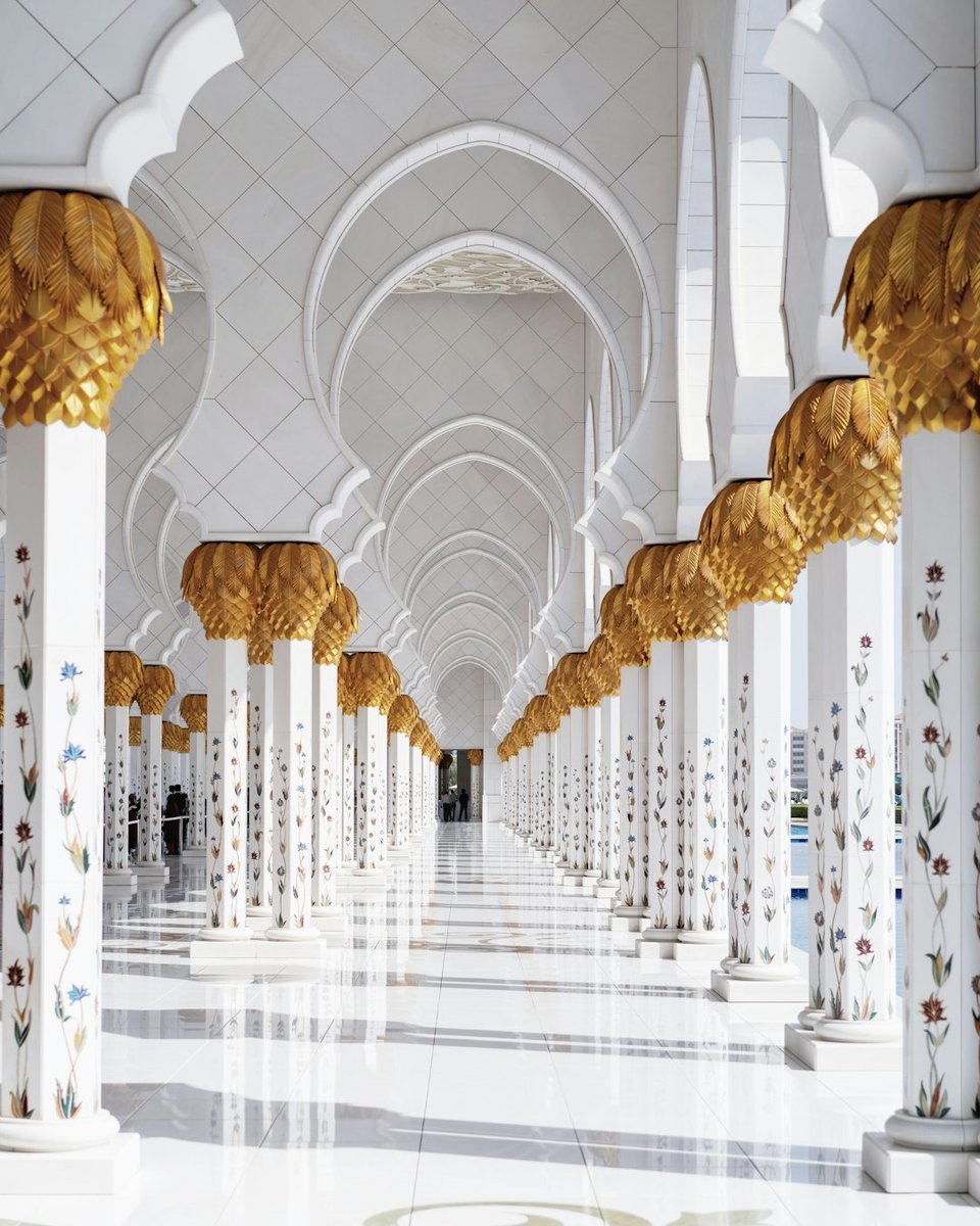 Tripluma's tweet image. Discover the stunning architecture of this white and gold gem, where history and beauty intertwine. Let tripluma.com guide your next adventure to this breathtaking destination! ✈️✨ #TravelGoals #Wanderlust #ArchitectureLovers #InspireTravel