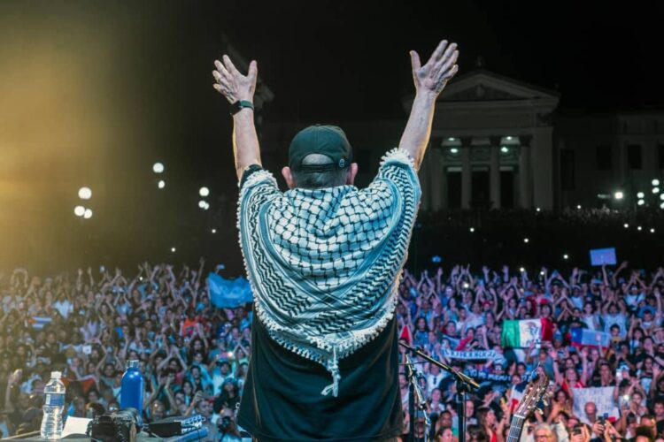 MMarreroCruz's tweet image. Muchas felicidades Silvio, en tu cumpleaños.
Que tu canto comprometido nos acompañe siempre.