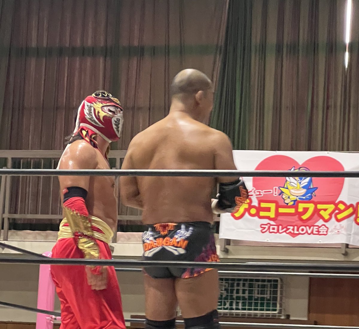 Cg4ueBgYOsI1T53's tweet image. ハヤブサ‼️

初代を知っている人には更に感動😭
知らない人には魅力的なハヤブサに感動😭
リングの上に立っているのは、初代、2代目でもない正真正銘ハヤブサ‼️
もっともっと試合がみたい‼️

お楽しみはこれからだ〜
#ハヤブサ
#pwzero1
#大阪プロレス