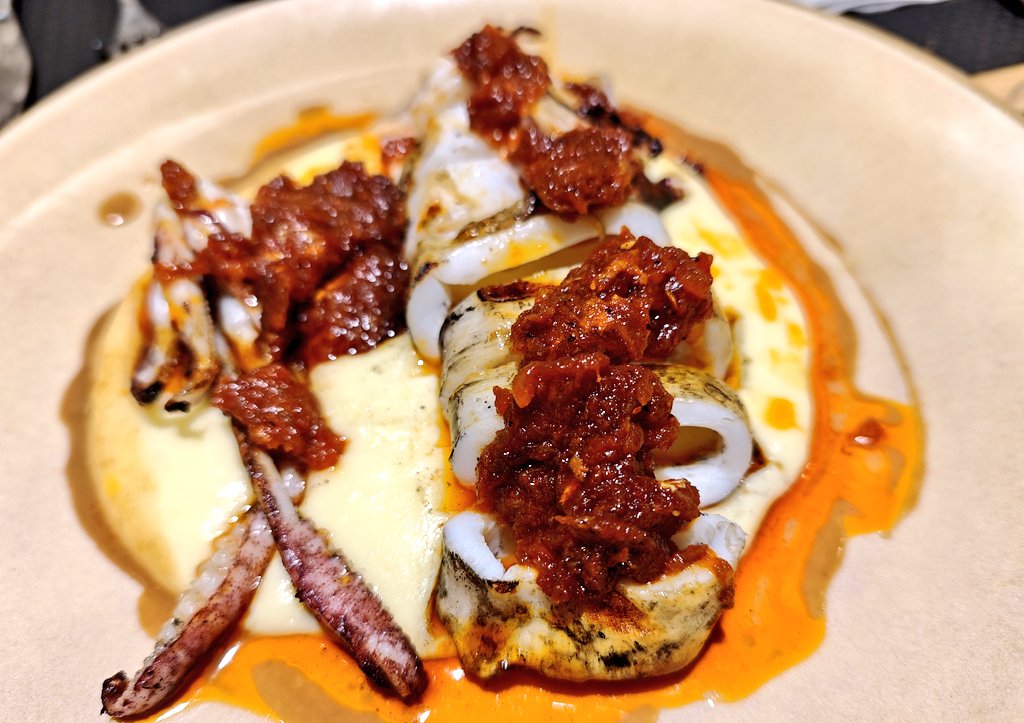 socdevida's tweet image. Al restaurant Quina barra a Olot hi hem menjat molt bé. Quants surts de Barcelona tot canvia... A millor!