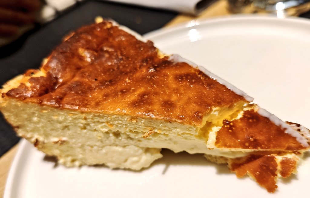 socdevida's tweet image. Al restaurant Quina barra a Olot hi hem menjat molt bé. Quants surts de Barcelona tot canvia... A millor!