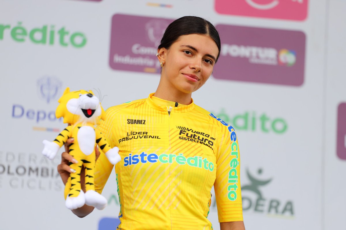 #VFuturo2025🇨🇴🚴‍♂️
#CiclismodeColombia🇨🇴🚴‍♀️

Tercera etapa Vuelta del Futuro, Pereira-Marsella (72.3 km) Juvenil Damas.

🏆 Luciana Osorio de <a href="/TmSistecredito/">Team Sistecredito</a>: ganadora de etapa, Líder de la Montaña y Líder por Puntos 

🏆 Zara Sofía Lamprea de Licibog-IDRD LMC: Líder General