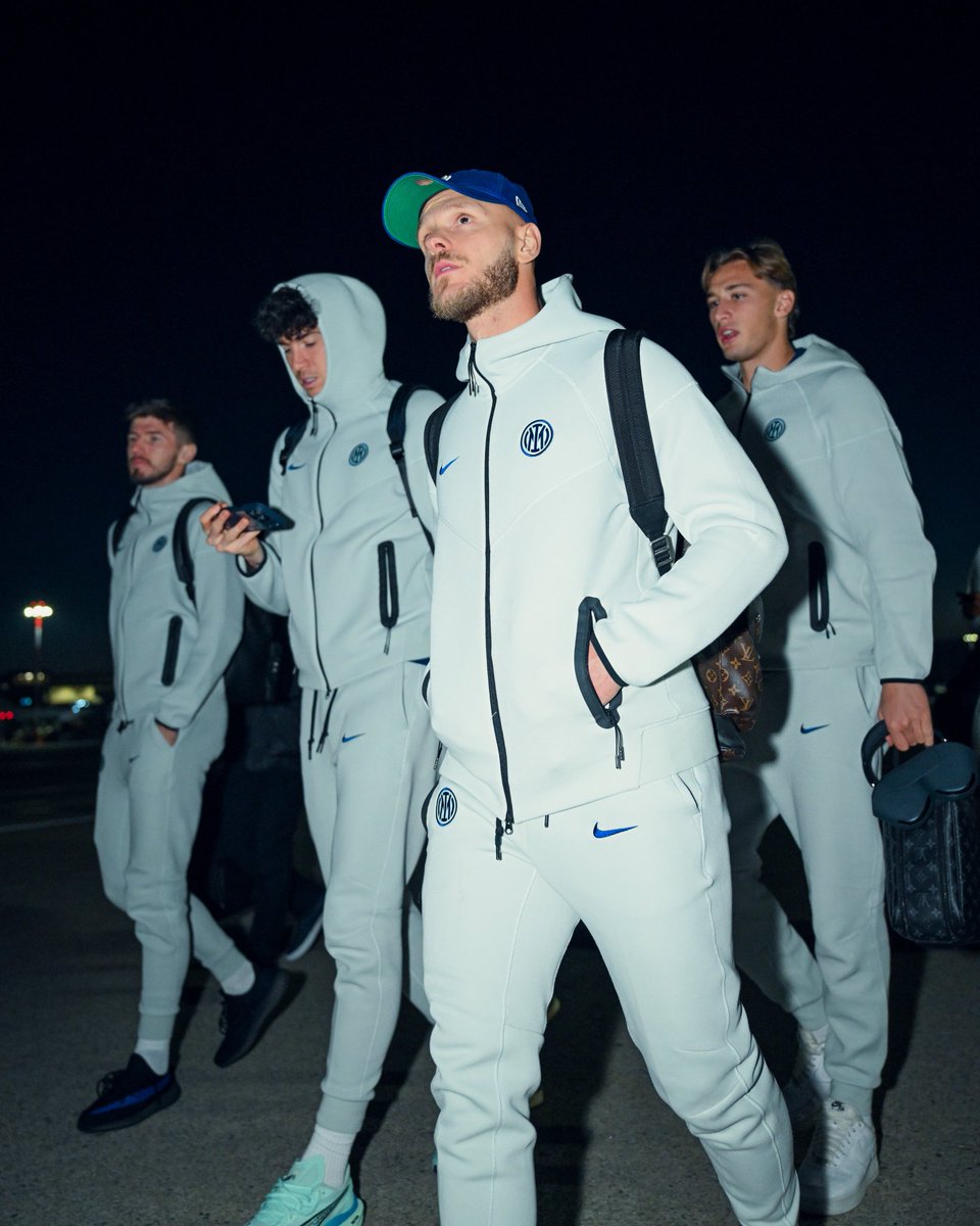 bashqali10's tweet image. بعثة الإنتر تغادر ميلانو إلى بيزا  💪🏻💙🖤