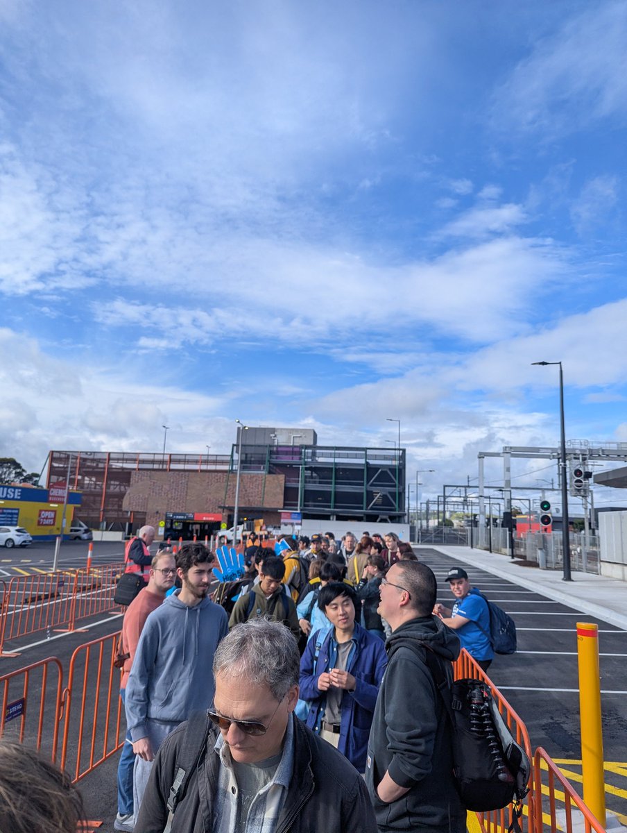 TomOyn 🚉🏗️ tweet media