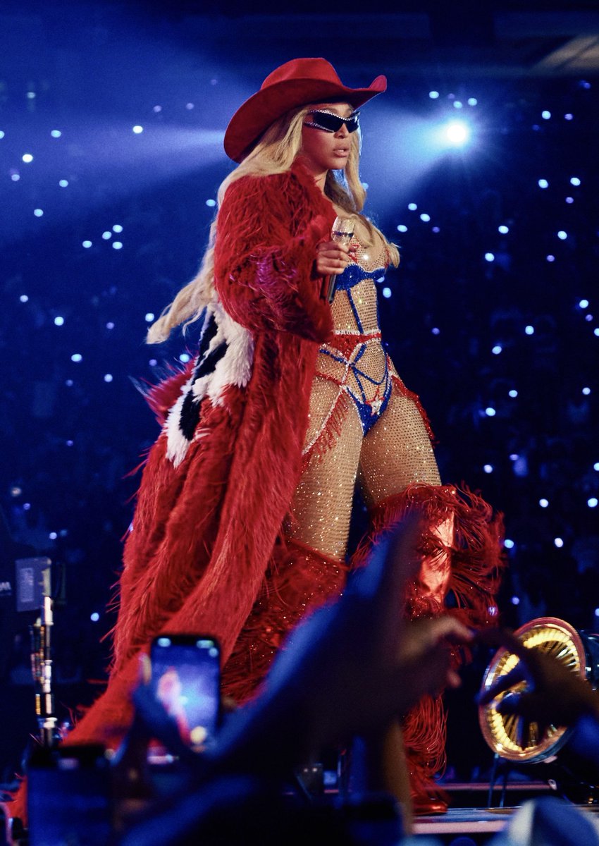 Cowboy Carter Tour Outfits 𐚁 tweet media