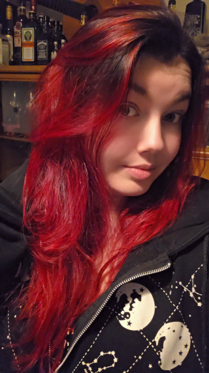 Hair has been re-redified 🎉

My hairdresser is always baffled how I go 6 months and still have my red when I go back 😂