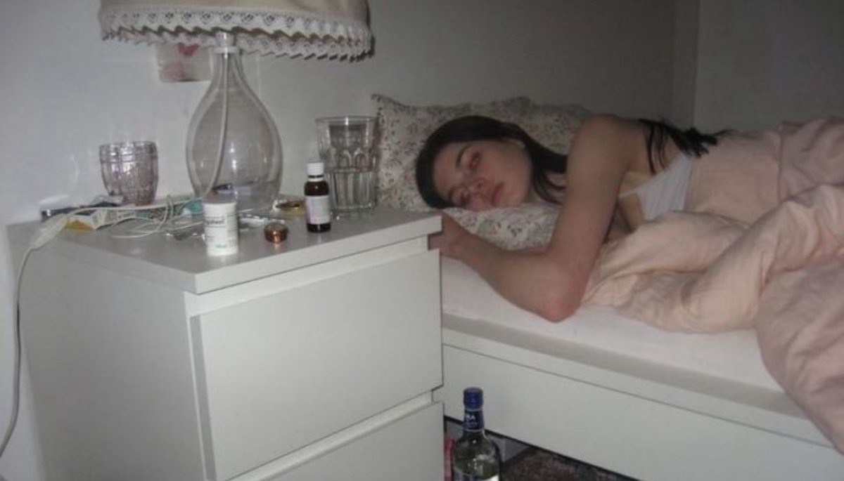 gyxwso's tweet image. el impulso femenino de buscar conversaciones antiguas y sufrir porq si