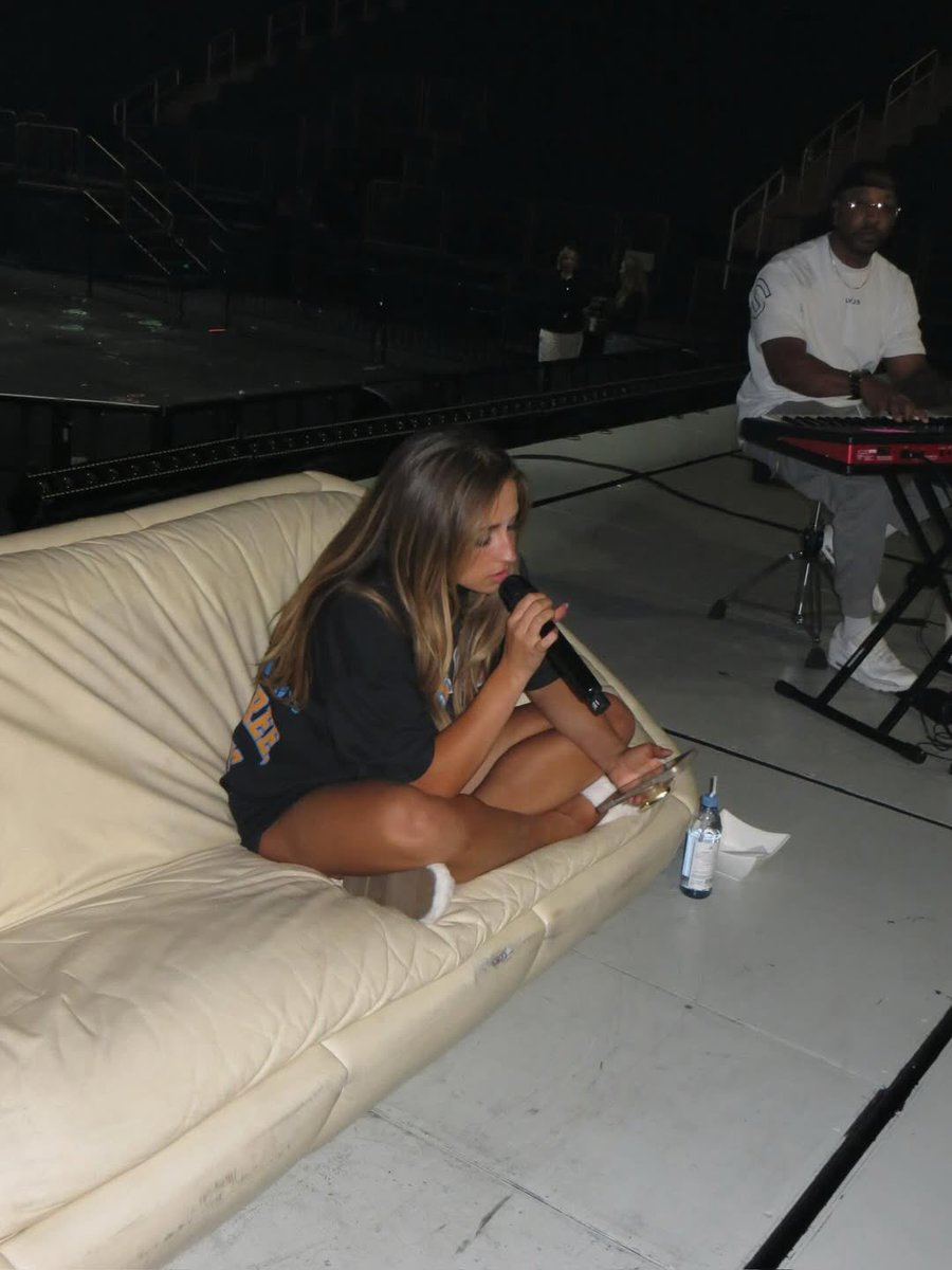 t8mcraetours's tweet image. 📸 | Tate McRae via her Instagram! 

“still can’t believe tour is over🥺🥺 @/neutrogena”