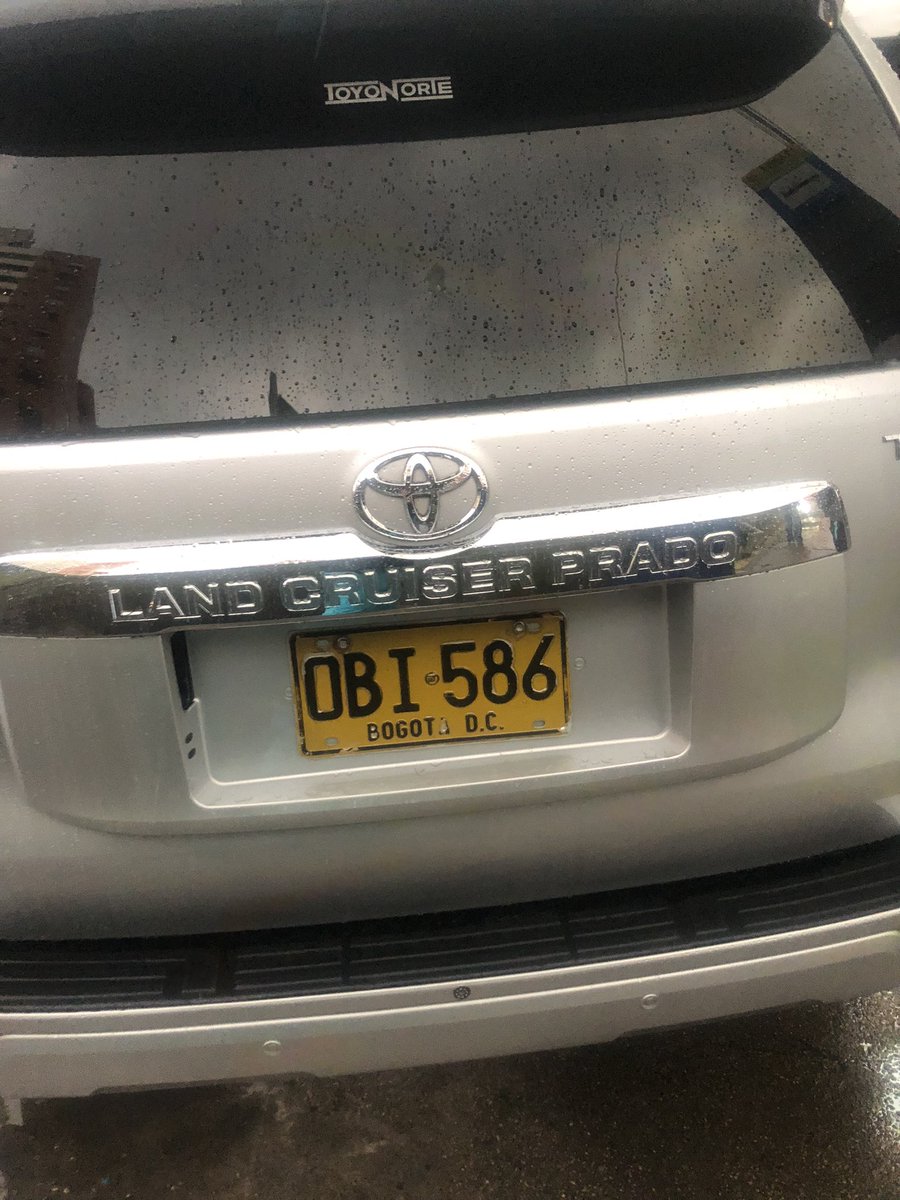 LondonoMd's tweet image. Señores @BogotaTransito :
Los señores del restaurante sopas de mamá y postres de la abuela ubicados en la carrera 7 con callle 124 costado norte sur se apropiaron del andén y lo usan como parqueadero haciendo que personas de la 3 edad tengan que caminar por la calle.
Adjunto…